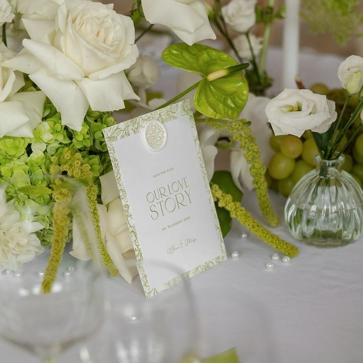 Save the Date – aber bitte mit Stil. ✨⁠
⁠
Diese Save the Date Karte verbindet klassisch elegante Typografie mit einem frischen, floralen Rahmen in zartem Grün. Eingebettet in das harmonische Blumenkonzept zeigt sie, wie perfekt Papeterie in das Gesamtdesign integriert werden kann.⁠
Sie ist nicht nur die erste Ankündigung des Tages, sondern der visuelle Auftakt zur gesamten Hochzeitserzählung.⁠
⁠
____⁠
Konzept & Orga: @woodinheart @ihrundnic @creativitydesign__a  @dalu_dekoverleih⁠
Deko & Tableware: @dalu_dekoverleih @hochzeitswerkstattbraunschweig⁠
Blumen: @dalu_dekoverleih⁠
Papeterie: @creativitydesign__a ⁠
Torte & Sweets rot: @konditorei_carlotta⁠
Torte & Sweets grün: @soeoet_un_soltig⁠
Location: @jaegerhaus_sehlde⁠
Kleider & Anzüge: @wilmas_kleid @liebe.deine_hochzeitsmode⁠
Couple & Model: @insta__aisha @josefine.wii @ha_we_13⁠
Schmuck: @juwelierlevin_⁠
Hair & Make Up: @ohglowy.studio⁠
Content Creator: @julkos.view⁠
⁠
⁠
#savethedate #hochzeitspapeterie #papeteriedesign #greenwedding #weddingstationery #hochzeitmitstil #bridetobe #weddinginspo #hochzeitskonzept #modernwedding #fineartwedding #hochzeitsplanung #floralkonzept #editorialwedding #weddingpapeterie #weddingdetails #papeterieliebe #tischdekohochzeit #stilvollehochzeit